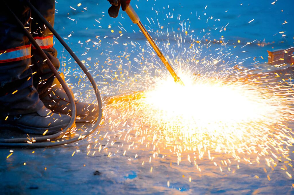 Mobile torch cutting services for metal